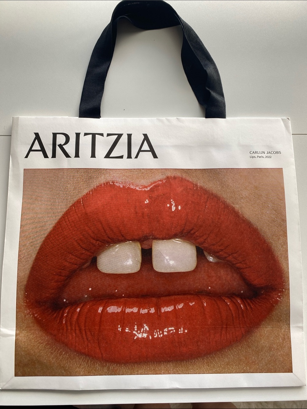 Aritzia Retail Bag - Artwork Carlijn Jacobs